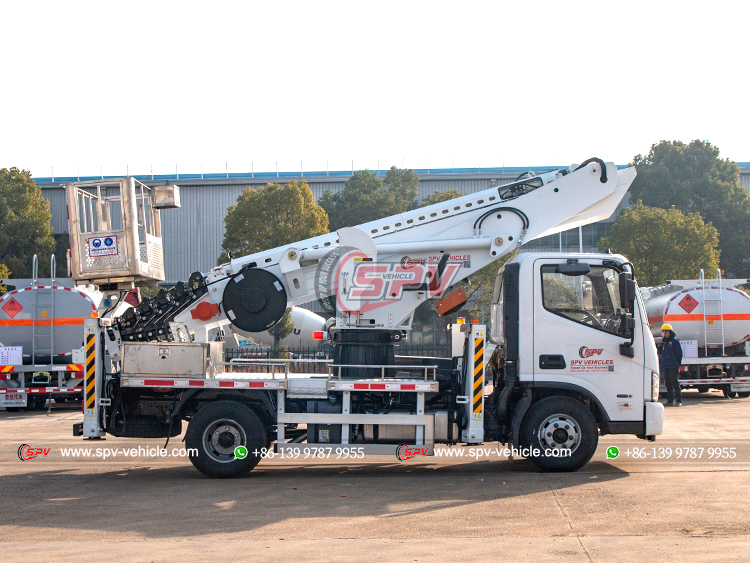 FOTON 32M Telescopic Boom Aerial Platform Truck - Right Side